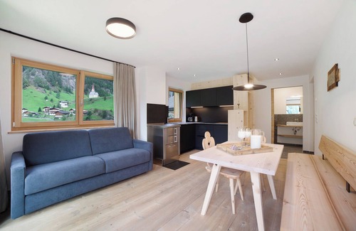 Moso in Passiria Apartment | Holiday Apartment 'Herrischner 1' with Mountain View, Private Terrace and Wi-Fi