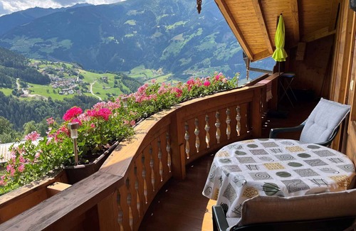 Gerlosbergeben Apartment | Holiday apartment with panoramic view to Zillertal