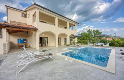 Sveti Martin House | Holiday Apartment Aida with Private Pool
