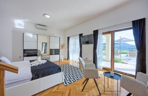 Sveti Martin House | Holiday Apartment Aida with Private Pool