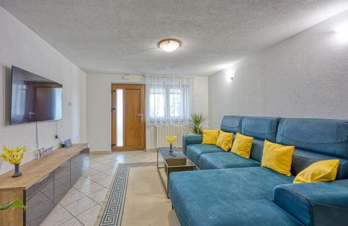 Sveti Martin House | Holiday Apartment Aida with Private Pool
