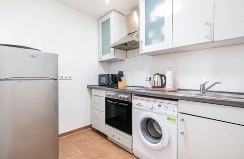 Ludwigsvorstadt-Kliniken Apartment | Holiday Apartment 'Aldars 5' with Wi-Fi and Air Conditioning