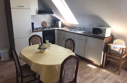 Gingst Apartment | Holiday apartment at the edge of the forest with barbecue terrace