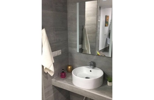 Los Tilos Apartment | Holiday Apartment "B Estación De Tren" with Wi-Fi