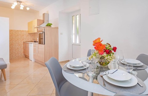 Brsecine Apartment | Holiday apartment Brsecine for 1 - 6 persons with 2 bedrooms - Holiday apartment
