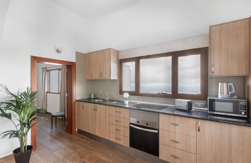 Santa Maria de Guia de Gran Canaria Apartment | Holiday Apartment 'El Mirador 1' with Sea View, Private Terrace and Wi-Fi
