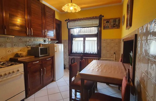 Balatonboglar Apartment | Holiday apartment with garden, barbecue facilities and internet access