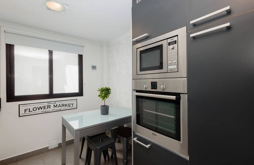 Poligono Alameda Apartment | Holiday apartment in Málaga city center, with private parking