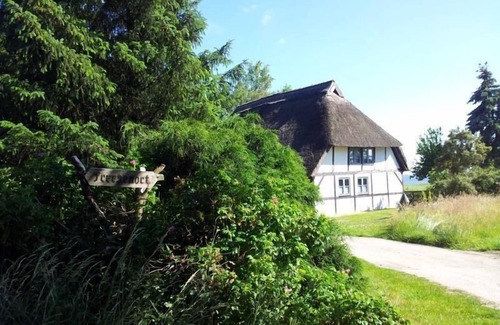 Waase Apartment | Holiday Apartment in Waase with Furnished Terrace