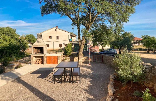 Poljica Apartment | Holiday apartment New rural apartment with air conditioning and wifi