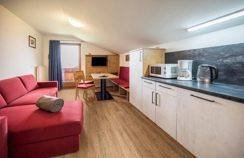 Maranza Apartment | Holiday Apartment "Residence Condor Schlern" with Mountain View, Sauna & Garden
