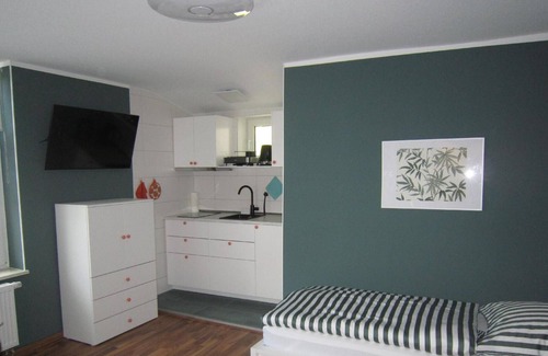 Gartenstadt-Stadtweide Apartment | Holiday apartment Rostock for 1 person with 1 bedroom - Holiday apartment in one or multi-family hou