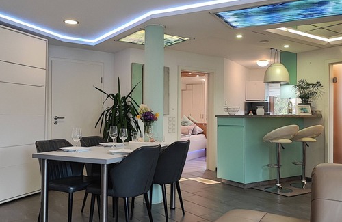 Calw Apartment | Holiday Apartment 'Schmuckkästchen' with Private Terrace and Wi-Fi