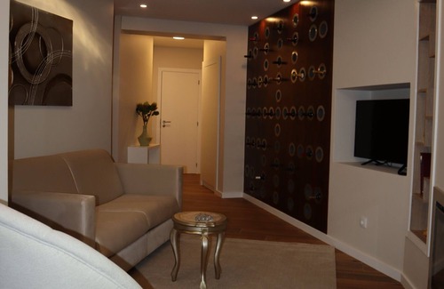 Ponte de Lima Apartment | Holiday Apartment 'Stº António' with Shared Pool & Wi-Fi