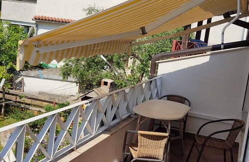 Brulo Apartment | Holiday apartment with a balcony