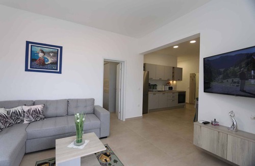 Soline Apartment | Holiday apartment with a balcony and sea view