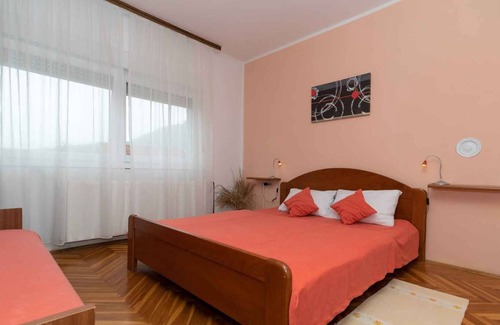 Vrbovsko Apartment | Holiday apartment with children's playground