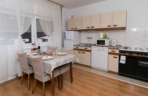 Vrbovsko Apartment | Holiday apartment with children's playground