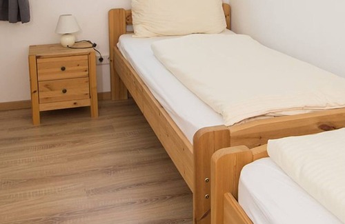 Zell Am Moos Apartment | Holiday apartment with lake view - Family holiday farm Stabauer (4 flowers)