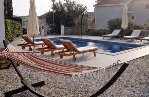 Punat Apartment | Holiday apartment with use of pool and terrace