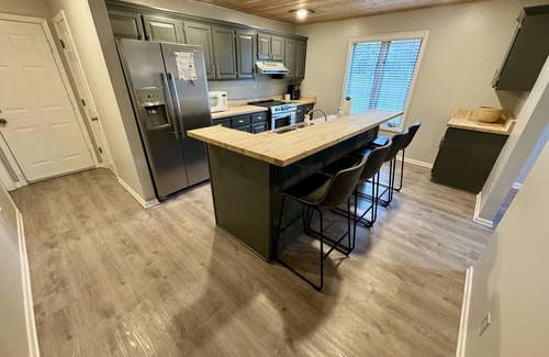 Counce House | Holiday at Pickwick lake minutes away from both marinas! Kid friendly.