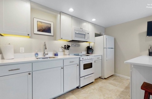 Saugatuck Resort | Holiday Hill Resort "Smith's Corner" Unit 701
