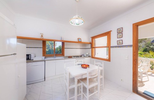 Urbanizacion Mont Ferrutx House | Holiday Home Casa Juan by the Beach with Garden & Wi-Fi