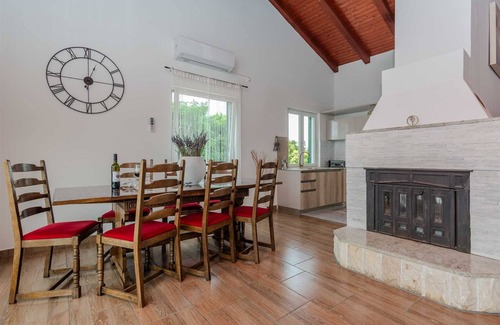 Zaton Villa | Holiday home | 6-8 persons | Quiet location | Fully equipped