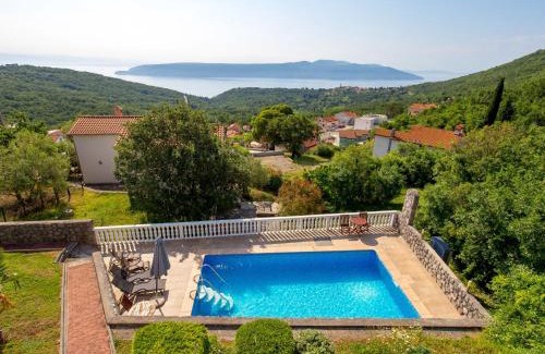 Martina House | Holiday Home Albertina-2 by Interhome