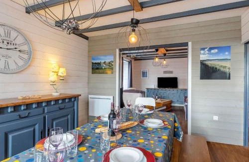 Locquirec House | Holiday Home An Neizh by Interhome
