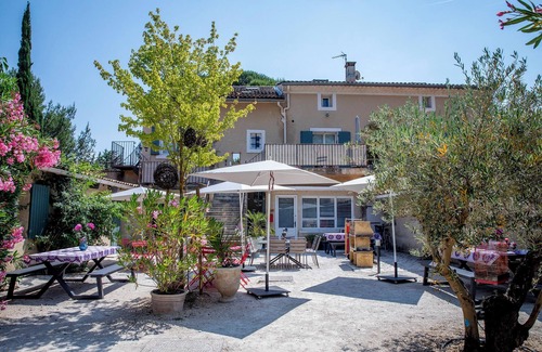 Carpentras House | Holiday Home 'Beau Domaine 45 Couchages' with Private Pool, Private Terrace and Wi-Fi