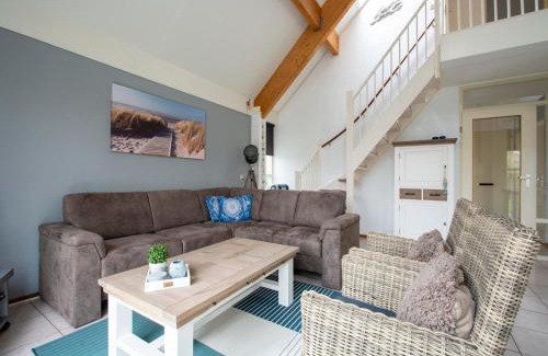Julianadorp aan zee Villa | Holiday Home by Beach in Ooghduyne