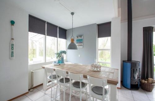 Julianadorp aan zee Villa | Holiday Home by Beach in Ooghduyne