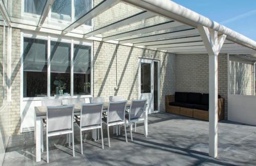 Julianadorp aan zee Villa | Holiday Home by Beach in Ooghduyne