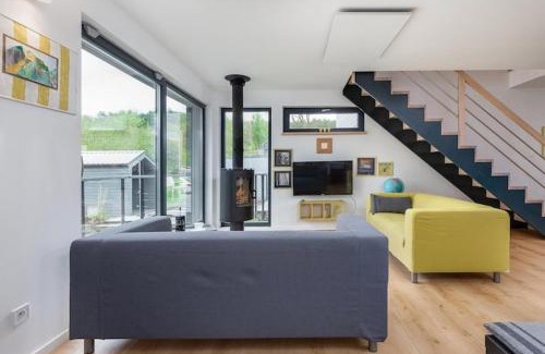 Wiselka House | Holiday Home by Lake Wise ka, Near Baltic Beach, cleaning included