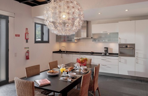 Porto Moniz House | Holiday home by the sea, Pipas do Avô - Seixal