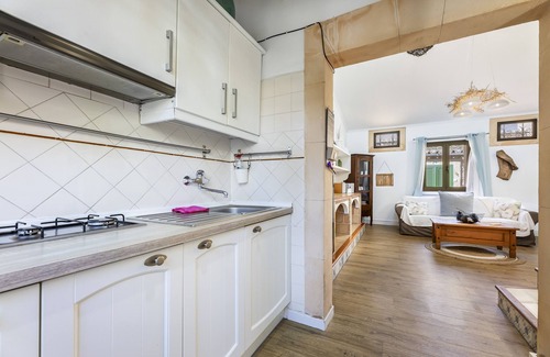 Esporles House | Holiday Home 'Ca's Tauler' with Mountain View, Wi-Fi and Air Conditioning