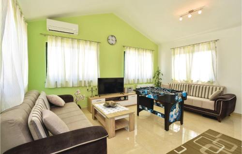 Caporice House | Holiday Home Caporice With A Fireplace 289