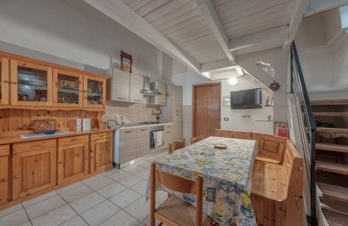 Veglie House | Holiday Home 'Casa Giulia' with Garden & Wi-Fi