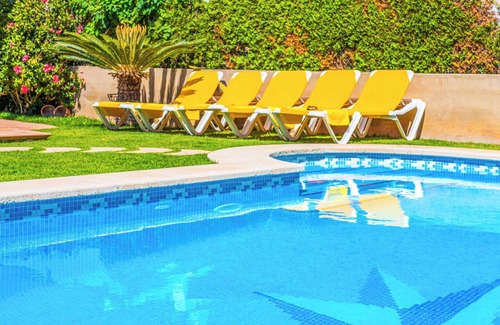 Badia Gran House | Holiday Home Casa las Bahias with Pool, Wi-Fi, A/C, Terrace & Garden; Parking Available