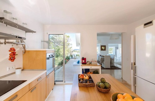 Provensals House | Holiday Home 'Casa Masti' with Sea View, Wi-Fi and Air Conditioning