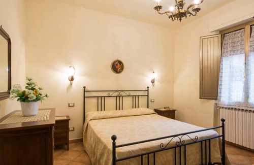 Orentano House | Holiday Home Casa Ponziani by Interhome