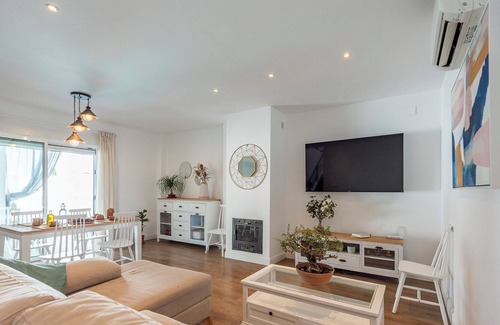 Marchena House | Holiday Home "Casa Rural Tierra de Olivos" with Private Pool & Wi-Fi
