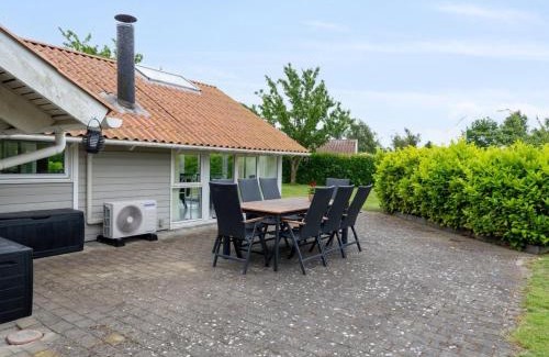 Hasmark Strand House | Holiday Home Chrisse - 250m from the sea by Interhome