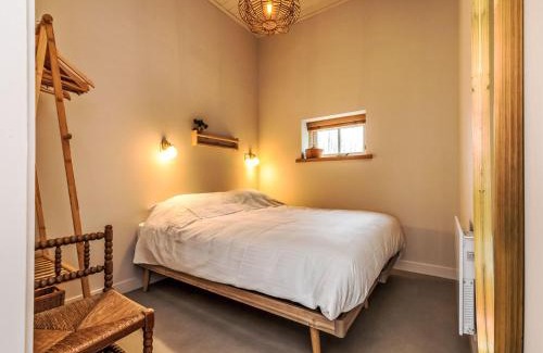 Grijpskerke House | Holiday Home De kleine Pionier by Interhome