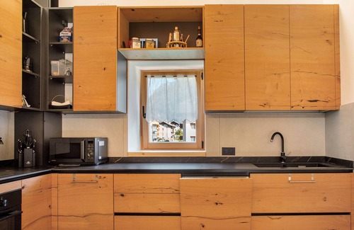 Mezzano House | Holiday Home 'Dimora Dajana' with Mountain View, Private Terrace and Wi-Fi