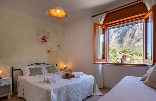 Cornino House | Holiday Home "Dolce Tramonto" Near Beach with Mountain View, Garden & Wi-Fi