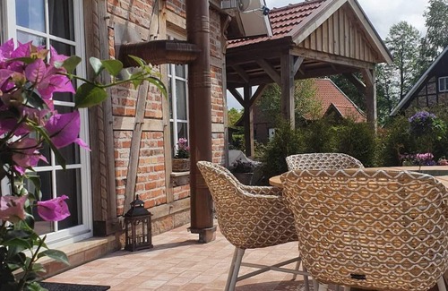 Warendorf House | Holiday Home 'Exklusives Ferienhaus Gausepohl' with Indoor-Fireplace, Garden, Sauna & Whirlpool