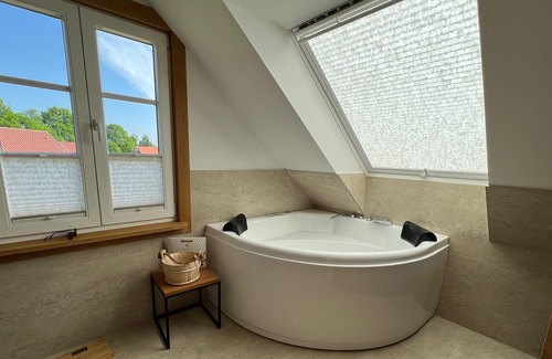 Warendorf House | Holiday Home 'Exklusives Ferienhaus Gausepohl' with Indoor-Fireplace, Garden, Sauna & Whirlpool