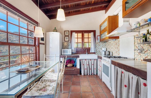 Hermigua House | Holiday Home 'Finca Los Tableros' with Sea View, Garden, Terrace & Highspeed Wi-Fi